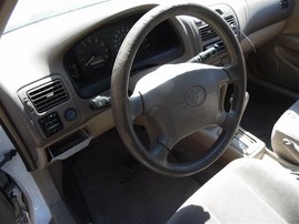 2001 Toyota Corolla LE White 1.8L AT #Z22906